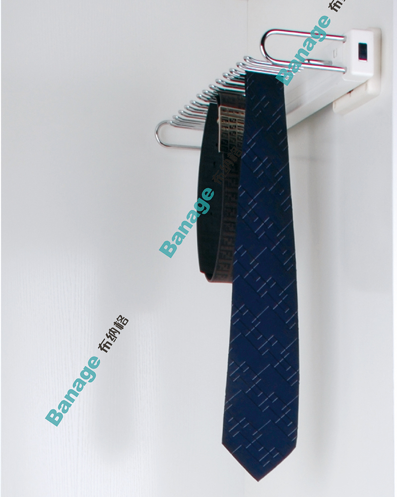 Side pull tie rack